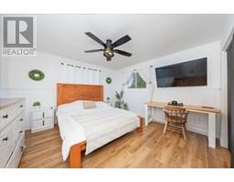 582 NIAGARA STREET - 23