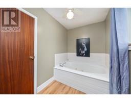 582 NIAGARA STREET - 27
