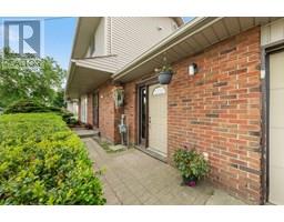 582 NIAGARA STREET - 4