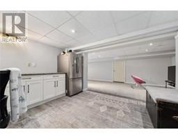 15 PRESTON AVENUE - 17
