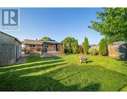 15 PRESTON AVENUE - 27