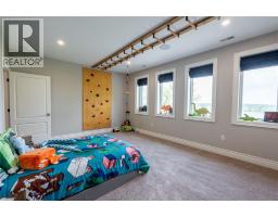 647 ST CLAIR PARKWAY - 36