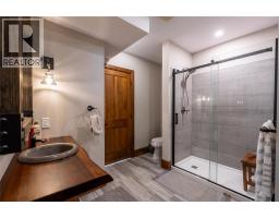 647 ST CLAIR PARKWAY - 47