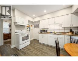 404 RUSSELL STREET - 10