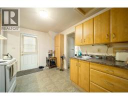 404 RUSSELL STREET - 19