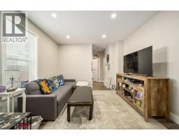 404 RUSSELL STREET - 4