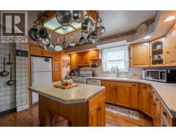 438 Emmeline STREET - 12