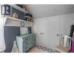 438 Emmeline STREET - 19