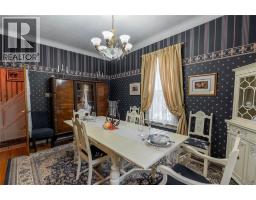 438 Emmeline STREET - 8