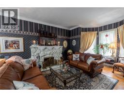 438 Emmeline STREET - 9