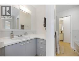 991 LAKESHORE ROAD - 15