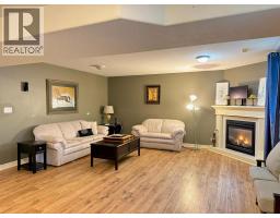 4015 Applewood DRIVE - 22