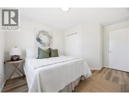 391 Bradford DRIVE - 14