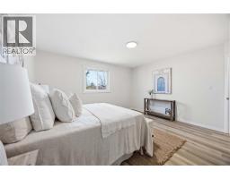 391 Bradford DRIVE - 17