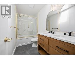 391 Bradford DRIVE - 18