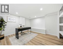 391 Bradford DRIVE - 19