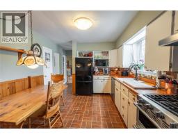 635 Highbury PARK - 10