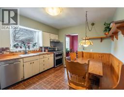 635 Highbury PARK - 13