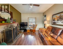 635 Highbury PARK - 16