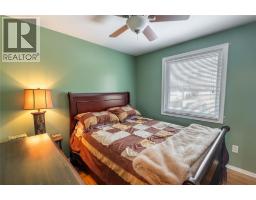 635 Highbury PARK - 22