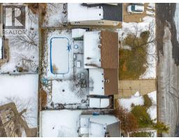 635 Highbury PARK - 38