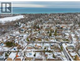 635 Highbury PARK - 40