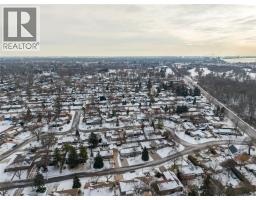 635 Highbury PARK - 42