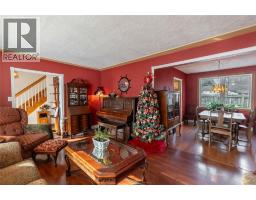 635 Highbury PARK - 6