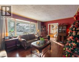 635 Highbury PARK - 7