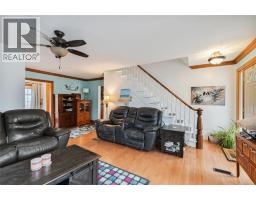 590 SIMCOE STREET - 12