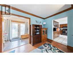 590 SIMCOE STREET - 13