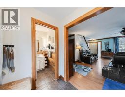 590 SIMCOE STREET - 14