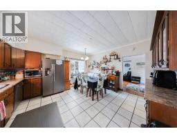 590 SIMCOE STREET - 5