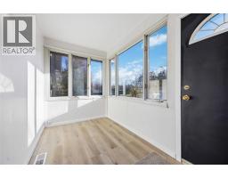 1027 COLBORNE ROAD - 7