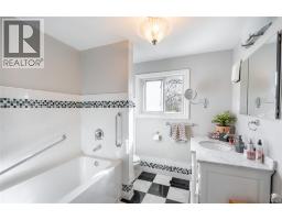 1174 Colborne ROAD - 25