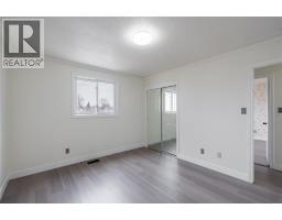305 OAKLEA COURT - 13