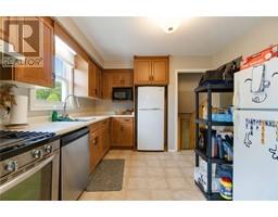 1060 CAMELOT CRESCENT - 13