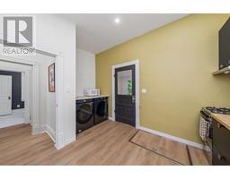 119 CHRISTINA STREET South - 19