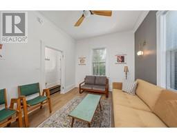 119 CHRISTINA STREET South - 24