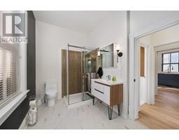 119 CHRISTINA STREET South - 32
