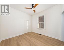 119 CHRISTINA STREET South - 34