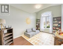 675 BENTINCK DRIVE - 22