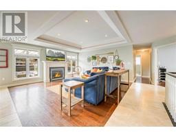 675 BENTINCK DRIVE - 6