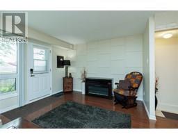 27 TURNER DRIVE UnitNo. 17 - 19
