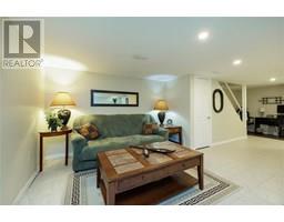 27 TURNER DRIVE UnitNo. 17 - 34
