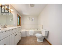 454 ST. LAWRENCE COURT - 33