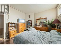 176 CHRISTINA STREET South - 10