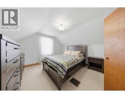 729 Oakdale AVENUE - 20