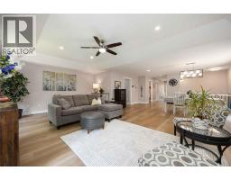 123 Cassandra BOULEVARD - 10