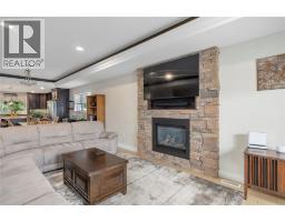 841 MANHATTAN DRIVE - 8